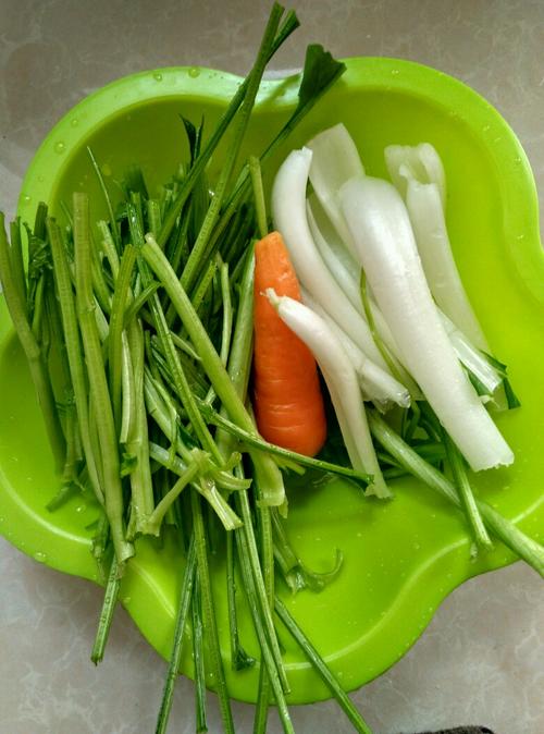 【菠菜烩丸子】