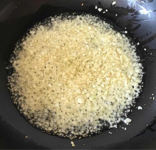 【《蒜蓉蒸虾》】