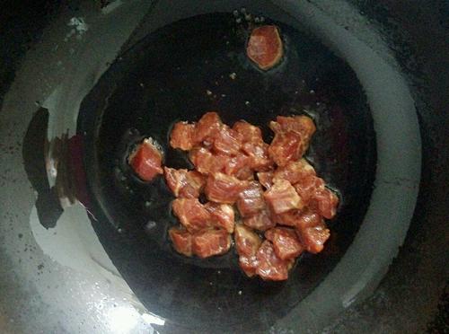 【黑椒牛肉粒】