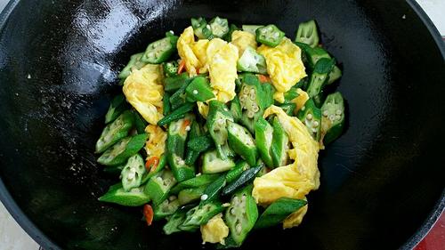 【秋葵炒鸡蛋】