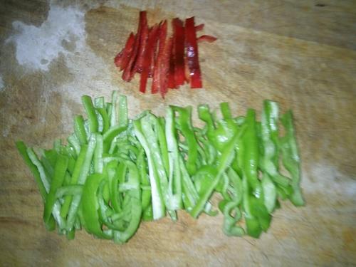 【青椒炒豆腐皮】