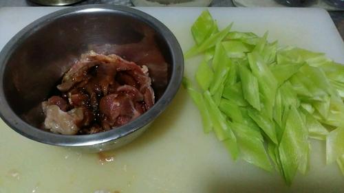 【肉片莴笋】