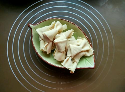 【高压锅炖排骨】