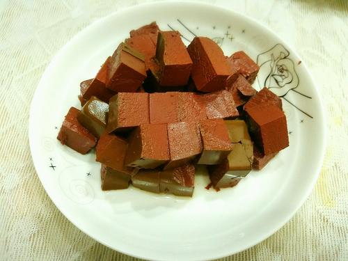 【鸭血烧油豆腐】