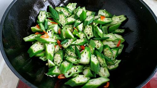 【秋葵炒鸡蛋】