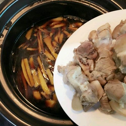 【猪脚姜醋】