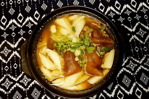 【药膳山药炖猪蹄】