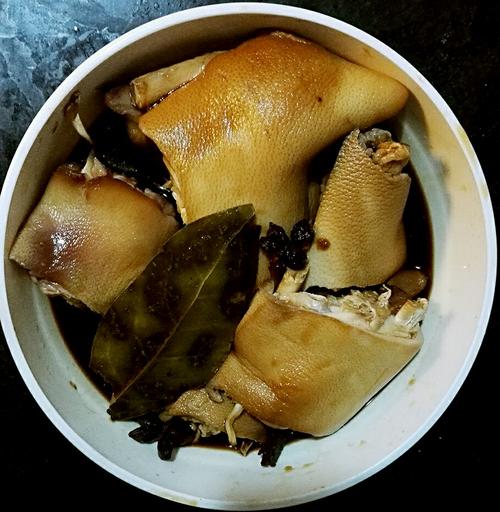 【药膳山药炖猪蹄】