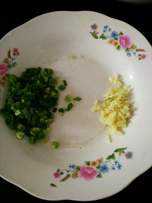 【蒜香鸡中翅】