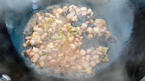 【肉丁土豆丝】