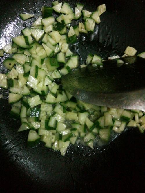 【火腿炒玉米】