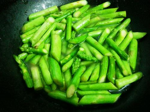 【芦笋炒虾仁】