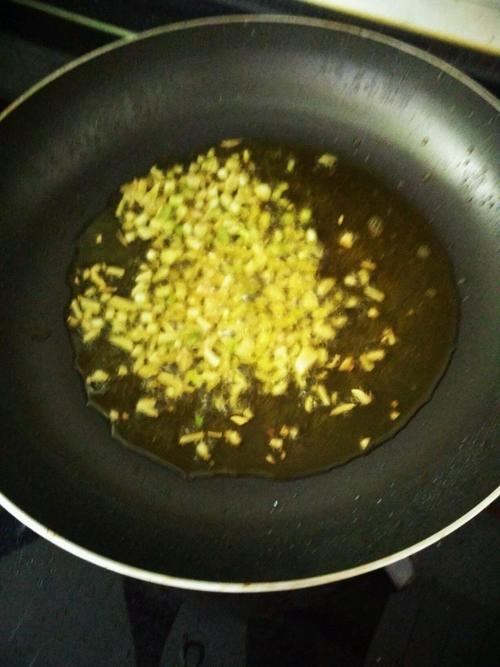 【蒜香鸡中翅】