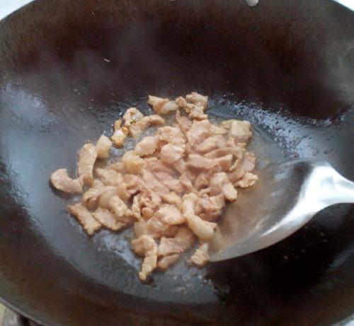 【胡萝卜片炒肉】