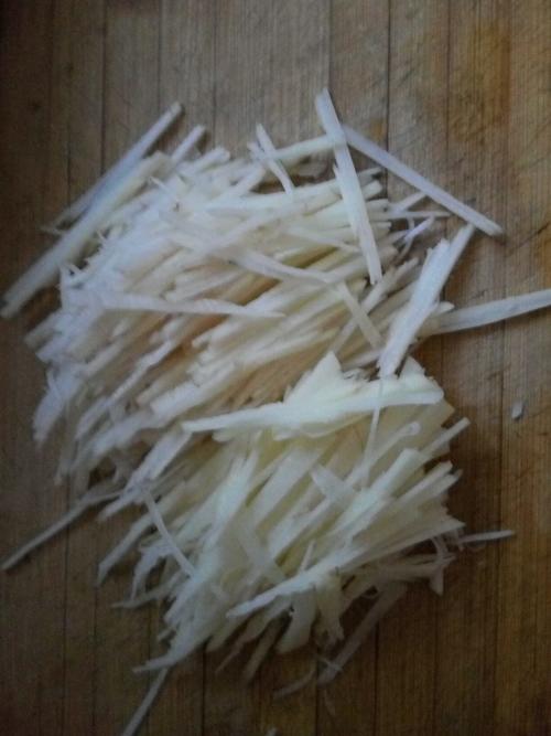 【酸辣土豆丝】