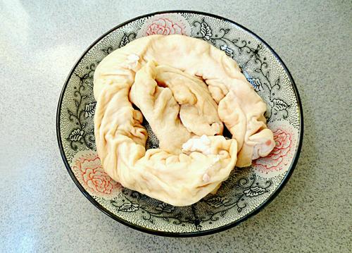 【青椒爆肥肠】