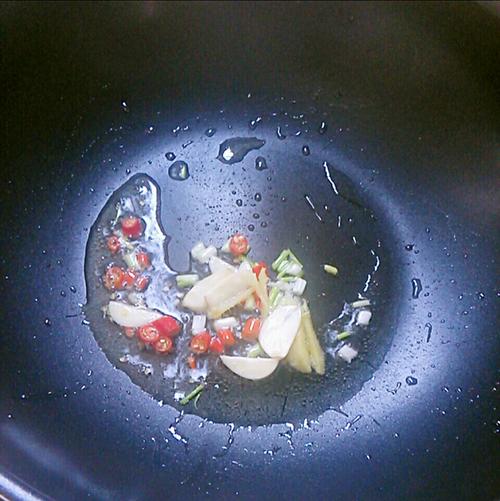 【酸辣娃娃菜】