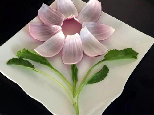 【红椒青笋炒虾仁】