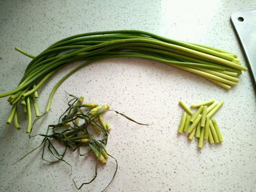 【香干炒蒜苔】