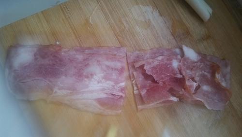 【培根金针菇卷】