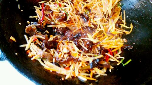 【鱼香土豆丝】