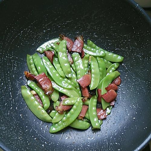【荷兰豆炒腊肉】