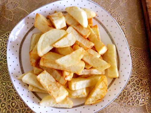 【彩椒过油土豆条】