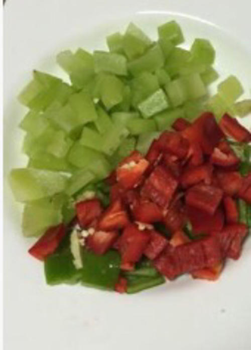 【红椒青笋炒虾仁】