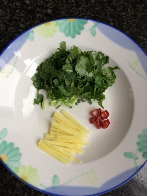 【秘制红汤猪腰】