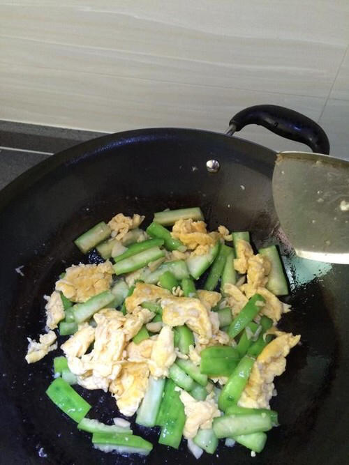 【丝瓜炒鸡蛋】