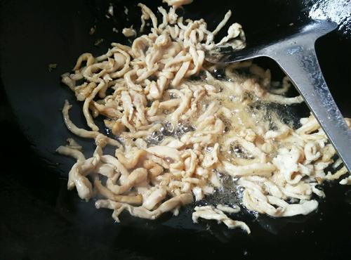 【豆豉辣椒炒肉】