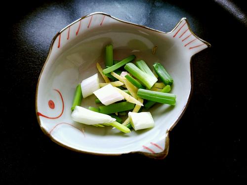 【土豆片尖椒炒肉】