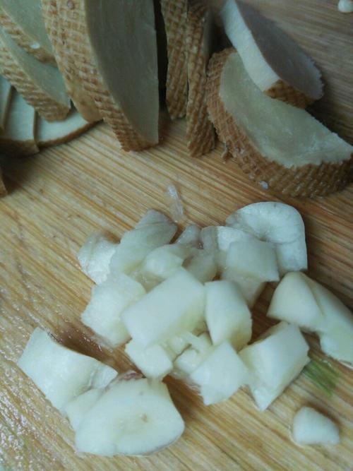 【芹菜炒豆腐干】