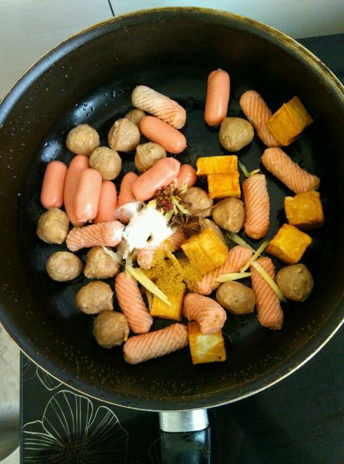 【菠菜烩丸子】