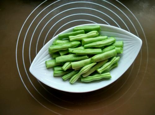 【高压锅炖排骨】