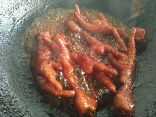 【秘制红烧鸡爪】