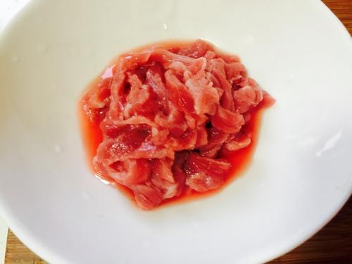 【牛肉炒芹菜】