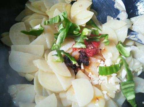 【红烧土豆片】