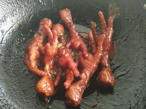 【秘制红烧鸡爪】