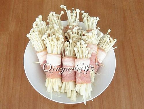 【培根卷金针菇】