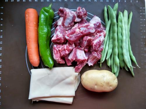 【高压锅炖排骨】