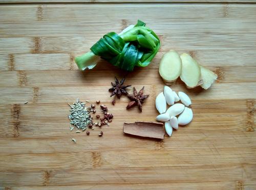 【高压锅炖排骨】