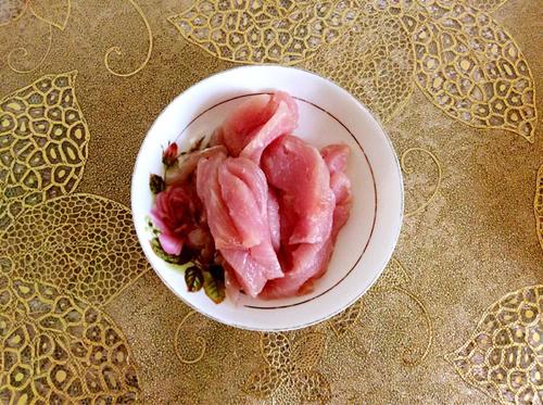 【彩椒过油土豆条】