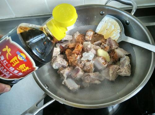 【高压锅炖排骨】