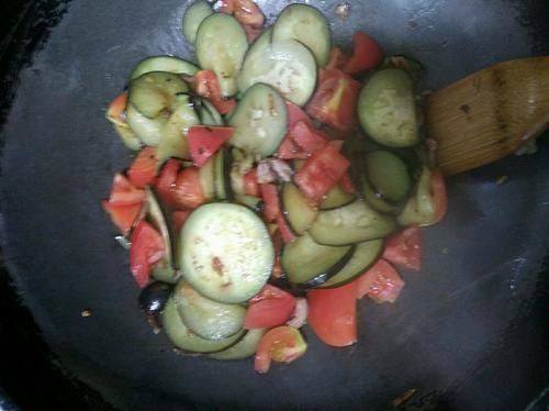 【番茄烧茄子】