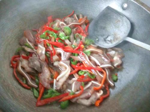 【辣椒猪耳朵】