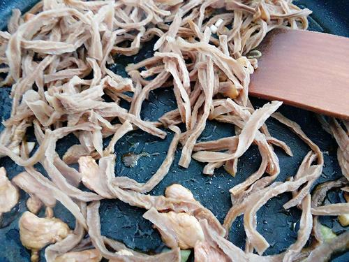 【肉炒萝卜干】