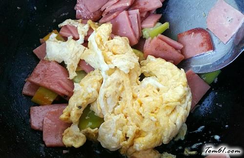 【香肠炒鸡蛋】