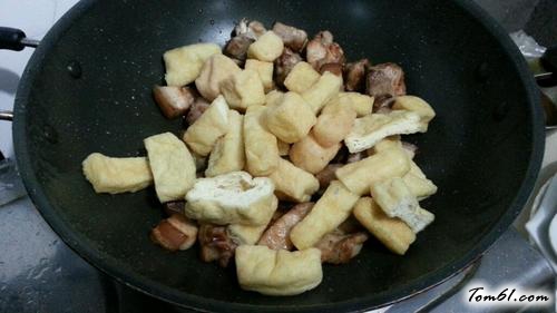 【油豆腐烧五花肉】