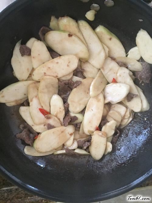 【茭白炒牛肉】